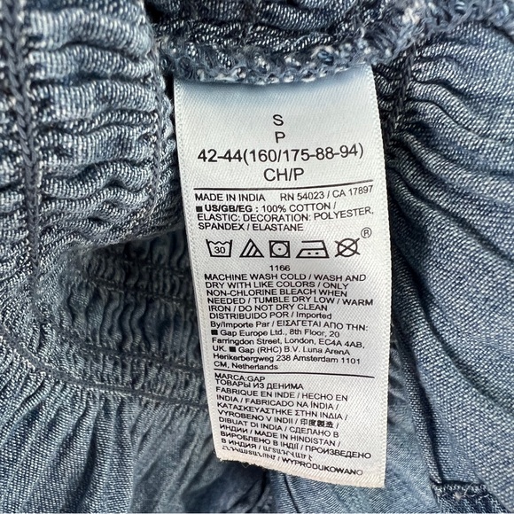 GAP Blue Smocked Blouse with Ruffle Details - Picture 3 of 6